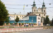 Фото 13: На вул. Бандери демонтують аварійну підпірну стінку: трамваї №1 та №2 курсуватимуть за частково зміненими маршрутами (відео)