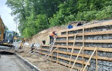 Фото 3: Підпірна стінка на в’їзді до міста наполовину готова