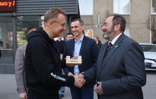 Фото 1: Французький міністр охорони здоров’я Франсуа Браун відвідав сьогодні пацієнтів реабілітаційного центру НЕЗЛАМНІ (UNBROKEN)