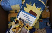Фото 10: Всесвітньовідома німецька мисткиня передала вихованцям Львівського Центру підтримки дітей авторські патріотичні ковдри