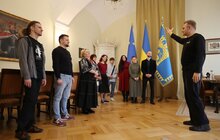 Фото 1: В мерії Львова нагородили працівників театрів
