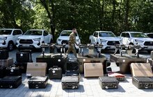 Фото 4: Сьогодні Львів передав військовим техніку й обладнання на 16,7 млн грн