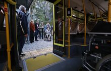 Фото 1: Водіїв та контролерів Львова навчали, як допомагати маломобільним людям користуватись громадським транспортом (відео)