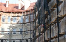 Фото 1: У Львові розпочали реставрацію фасадів зруйнованих ракетним ударом будинків на Стрийській (відео)