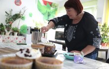 Фото 24: Як у модульному містечку у Львові випікали паску за особливим рецептом (фото/відео)