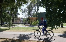 Фото 6: У сквері, поруч з Центром допомоги людям, які пережили полон і тортури, облаштували затишний громадський простір