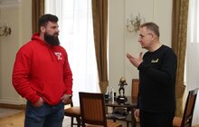 Фото 4: Амбасадором екосистеми НЕЗЛАМНІ стала найсильніша людина Європи