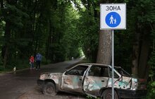Фото 1: У Львові на арештмайданчик перемістили ще дві покинуті автівки