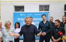 Фото 7: Взяли будинок під опіку: меценати відновили будинок на вул. Коновальця, 46, який росія зруйнувала минулого року (відео)