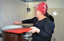 Фото 11: Для львівських бездомних влаштували благодійну вечерю