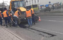 Фото 1: Комунальні служби міста проводять роботи з ліквідації аварійності на магістральних дорогах