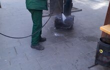 Фото 27: Комунальні служби дезінфікують місто: миють вулиці, тротуари, зупинки транспорту, сходові клітки будинків
