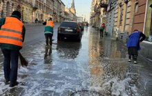 Фото 6: Комунальні служби Львова проводять миття вулиць