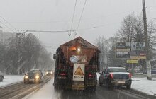 Фото 3: На вулицях Львова працює більше 50 одиниць снігоприбиральної техніки
