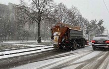 Фото 4: На вулицях Львова працює більше 50 одиниць снігоприбиральної техніки