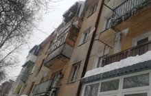 Фото 3: Снігоприбиральна техніка працює на вулицях міста: чистять вулиці від снігу і ліквідовують нависання бурульок