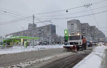 Фото 108: Минулої ночі в місті працювало 95 одиниць техніки, для посипання доріг використано 492 м3 піскосуміші