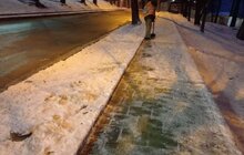 Фото 46: Для посипання доріг від ожеледиці минулої доби використано 513 м3 піскосуміші та 212 м3 солі