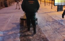 Фото 74: Для посипання доріг від ожеледиці минулої доби використано 513 м3 піскосуміші та 212 м3 солі