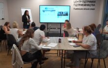 Фото 3: Переселенка після безкоштовного навчання шиє весільні плаття для українського бренду (фото/відео)