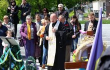 Фото 2: На Личакові помолились на могилах бійців АТО