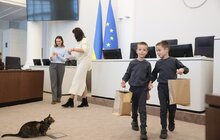Фото 1: У Львівській ратуші нагородили дітей, які намалювали малюнки для захисників і захисниць України