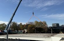 Фото 1: Шляхопровід на Рясне: вже змонтували усі 12 мостових балок