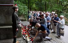 Фото 1: У Львові вшанували пам’ять розстріляних професорів на Вулецьких пагорбах