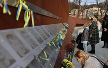 Фото 4: На Меморіалі Героїв Небесної Сотні курсанти Львівського ліцею Героїв Крут підняли національний стяг