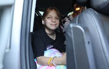 Фото 8: Мама з донькою, які під час ракетного обстрілу росіян втратили ноги, поїхали на протезування до США