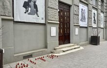 Фото 1: Львівські театри провели акцію «ДІТИ» з нагоди других роковин трагедії у маріупольському драмтеатрі