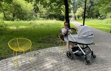 Фото 2: Стільці, лавки та лежаки: у львівських парках встановлюють вуличні меблі