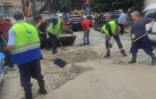 Фото 2: На вул. Винниченка розпочалися першочергові протиаварійні роботи на каналізаційному колекторі