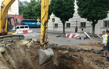 Фото 4: На вул. Винниченка розпочалися першочергові протиаварійні роботи на каналізаційному колекторі