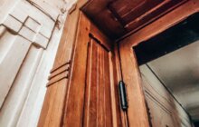 Фото 3: У Львові відновили історичні двері-віяло на вул. Глибокій