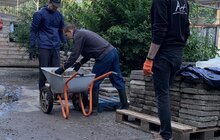 Фото 3: У Домівці врятованих тварин небайдужі допомогли прибрати вольєри