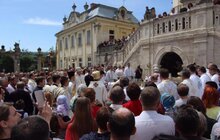 Фото 12: У Львові погасили сувенірну поштову марку із зображенням святого Юрія та урочисто відкрили Святоюрський ярмарок