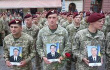 Фото 5: Сьогодні у Львові військовослужбовці 80-тої окремої десантно-штурмової бригади пройшли урочистою ходою з нагоди повернення з району виконання завдань під час операції Об’єднаних сил