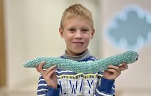 Фото 4: 16-річна переселенка з Донеччини дарує зроблені власноруч іграшки маленьким пацієнтам у Львові