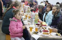 Фото 18: «Оселя» організувала Великодній сніданок для потребуючих