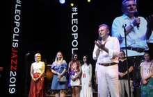 Фото 4: Мер Львова подякував організаторам Leopolis Jazz Fest 2019 та вручив «Золотий герб міста Львова»