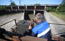 Фото 7: Мер Львова спільно з міністром екології оглянули очисні споруди, де працівники продемонстрували технологію очищення стічних вод від поліетилену