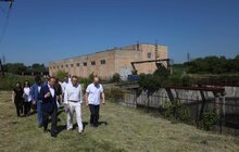Фото 13: Мер Львова спільно з міністром екології оглянули очисні споруди, де працівники продемонстрували технологію очищення стічних вод від поліетилену