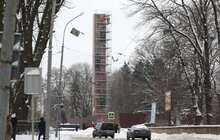 Фото 4: Аварійну стелу Монументу Слави демонтують: підрядник розпочав демонтажні роботи
