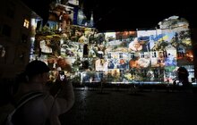 Фото 4: До річниці повномасштабної війни в Україні, швейцарський митець Геррі Хофштеттер підсвітив будівлі у Львові
