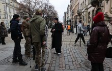 Фото 28: У Львові запустили безкоштовні екскурсії для військових, що лікуються у місті (відео)