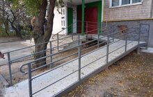 Фото 1: Цього року у Франківському районі облаштовано 6 пандусів біля житлових будинків людей з інвалідністю: в роботі ще 3 об’єкти