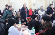 Фото 18: На Різдво у Львові організували святковий обід для найбільш потребуючих