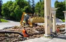 Фото 2: У Парку культури та відпочинку реставрують вхідну арку