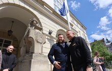 Фото 4: У центрі Львова підняли прапор Європейського Союзу (відео)
